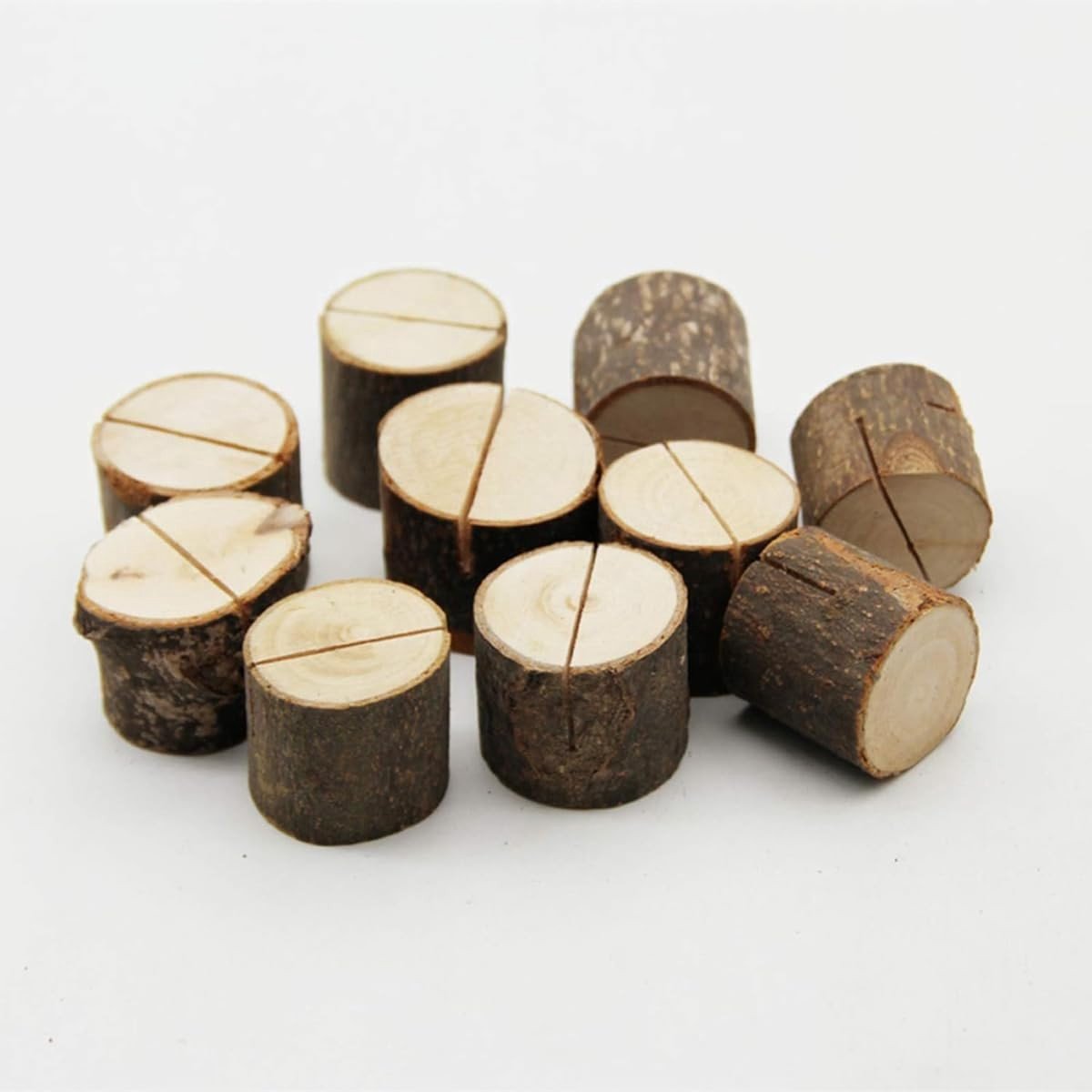 Dailygoods- Plaatskaarthouders 20 stuks - Houten Tafelnummerhouders - Fotohouder - Cirkelvorm - Rustiek Hout - Afmetingen 3 cm x 3,2 cm
