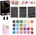 Glitter tattoo kit met 24 kleuren glitters, 3 sjablonen met vlinders, bloemen, sterren en meer, 2 penselen en 2 witte lijmflessen.