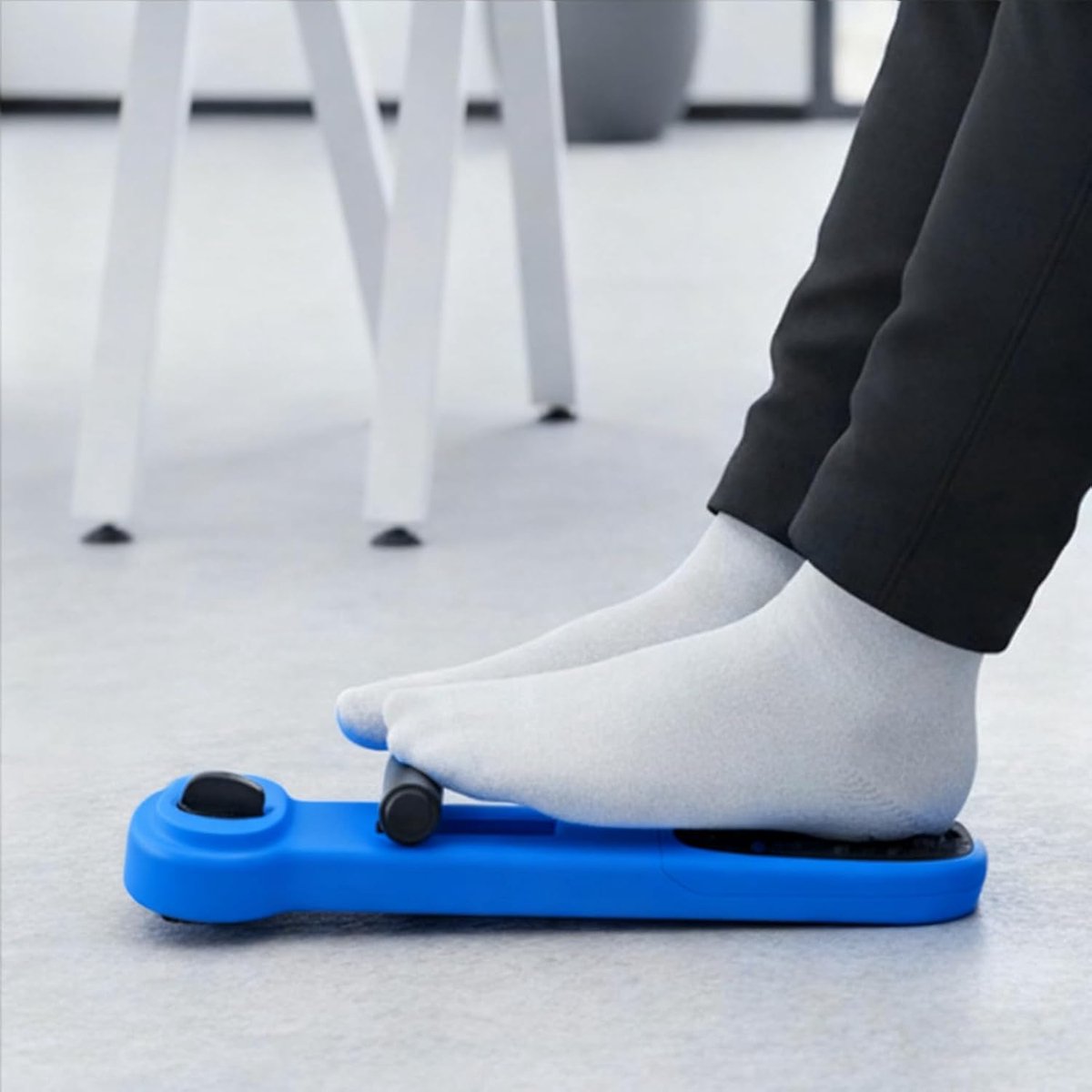 Voettrainer - Plat gereedschap - Verbeteren enkelmobiliteit - Progressieve weerstand - 34 x 9 x 52 cm - Blauw