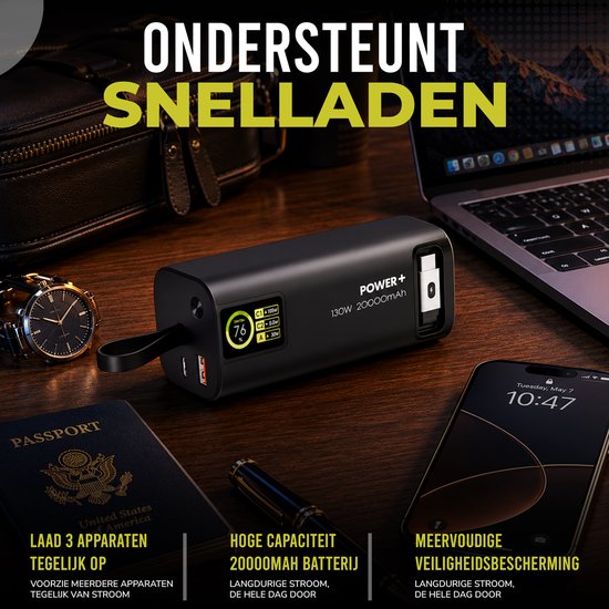 Zwarte 20000mAh 130W powerbank met LED display, laadt 3 apparaten tegelijk, met paspoort en horloge.