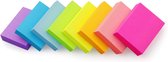 Stapel memoblaadjes in regenboogkleuren: paars, blauw, cyaan, limegroen, geel, oranje, roze en fuchsia.