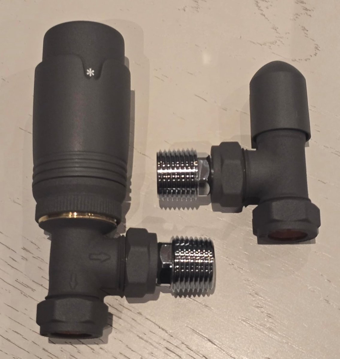 Thermostatische Radiator - Verwarming Ventiel - Temperatuur Regelen - Volledig Omkeerbaar - 15mm - Antraciet Grijs