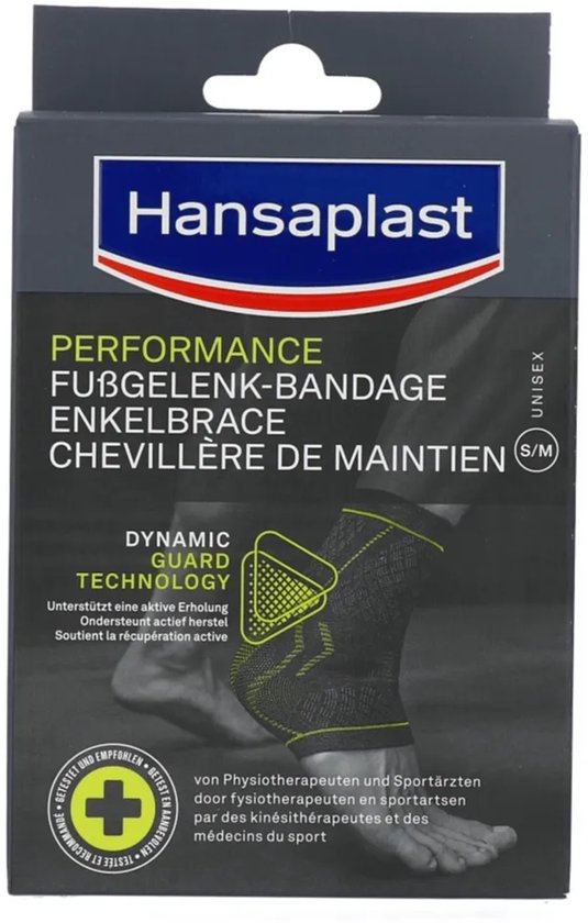 Hansaplast Performance Enkelbrace, zwart met groene accenten, op een afbeelding van een enkel.