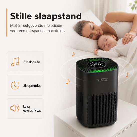 Zwarte luchtreiniger met groen verlicht display, naast slapende vrouw en baby. Biedt 2 melodieën en slaapmodus.