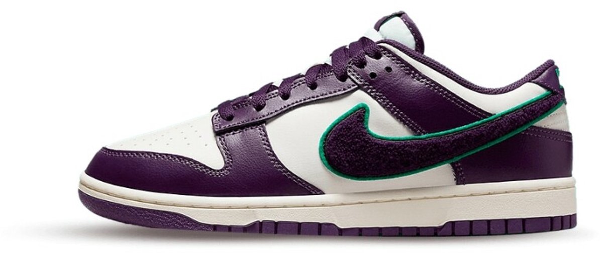 Nike Dunk Low ‘Chenille Swoosh Sail Grand ‘ Wit
