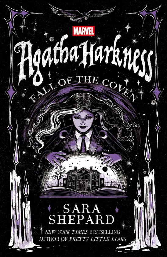 Boekomslag met Agatha Harkness, een landhuis, kaarsen en de tekst 'Agatha Harkness Fall of the Coven'.