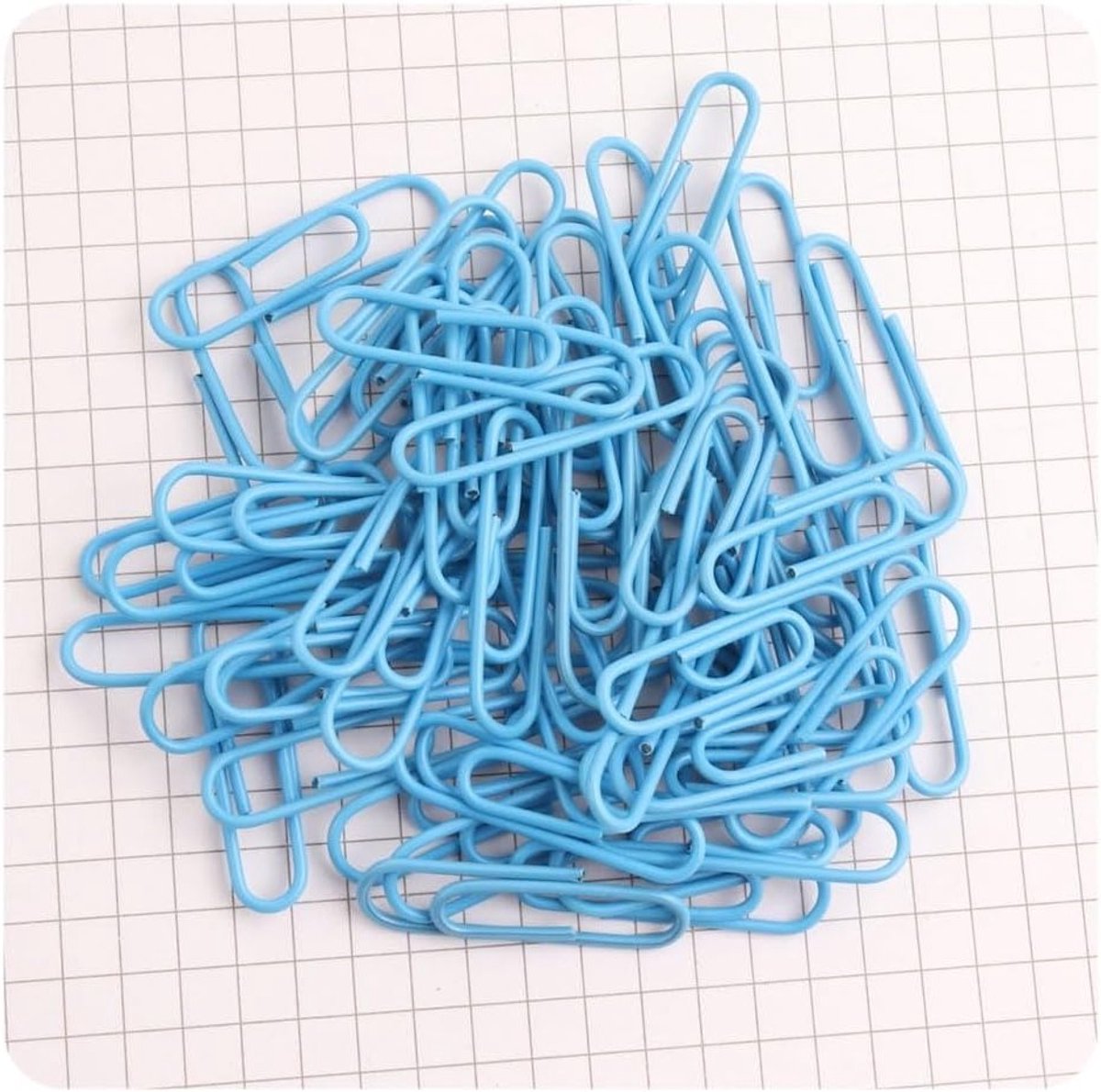 Set van 100 Gekleurde Metalen Paperclips van 28 mm, Plastic Gecoat, Duurzaam en Roestvrij, Ideaal voor Kantoor en Schoolmateriaal
