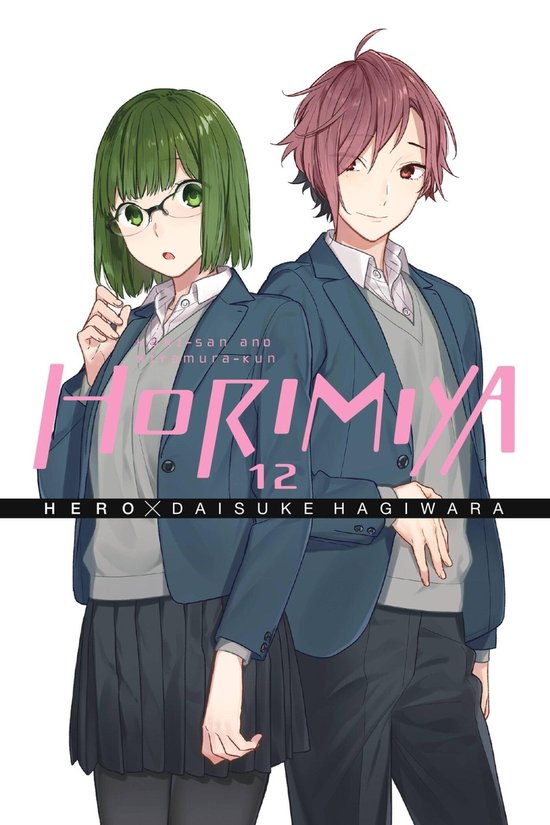 Horimiya deel 12 omslag met twee studenten, meisje met groen haar en bril, jongen met rood haar. Horimiya 12 Hero x Daisuke Hagiwara.
