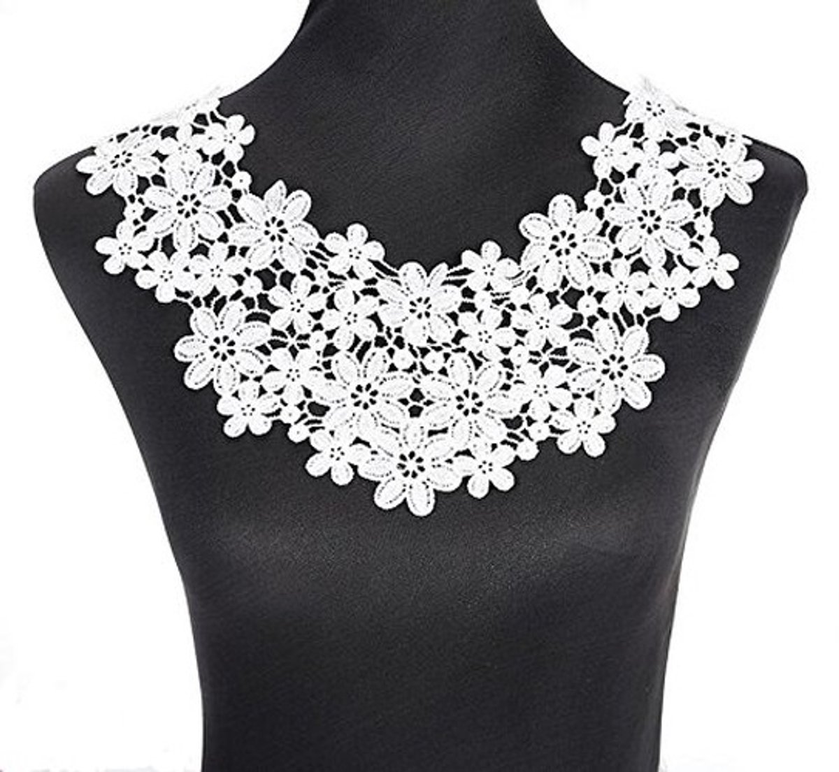 Vt products - Floral Embroidery Neckline Lace Collar - Venetiaanse Kant - Retro - Zwart - Huwelijksdecoratie - Perfect voor handwerken - 45 x 26 cm