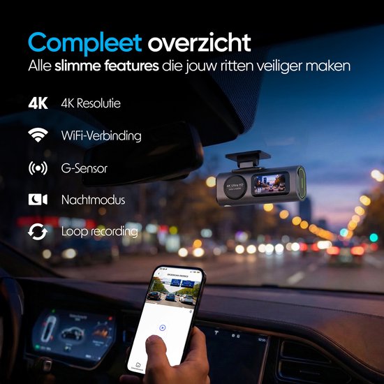 Grijze 4K dashcam gemonteerd op voorruit, toont interface met 4K resolutie, WiFi, G-sensor, nachtmodus.