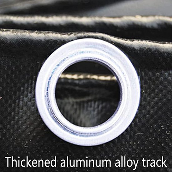 Detailopname van een metalen oogring op zwart materiaal met de tekst "Thickened aluminum alloy track".