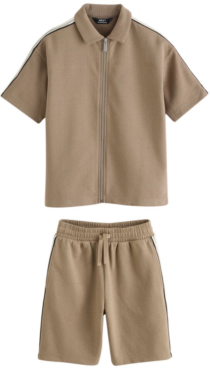 Next - Jongens - Set van poloshirt met korte mouwen en rits en short - Bruin