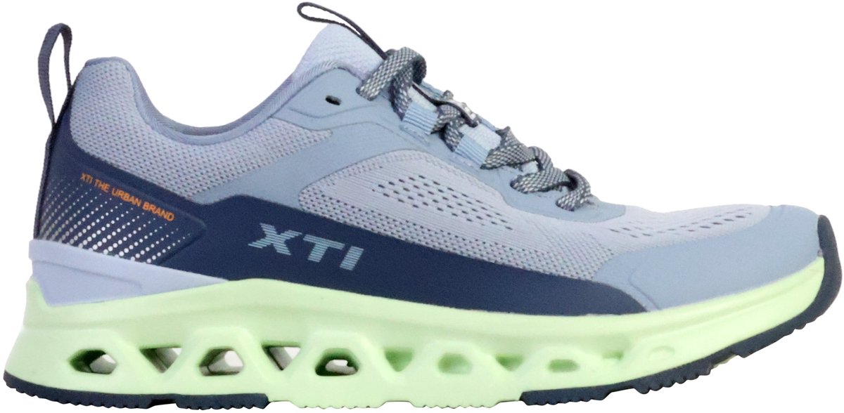 Sneakers met veters