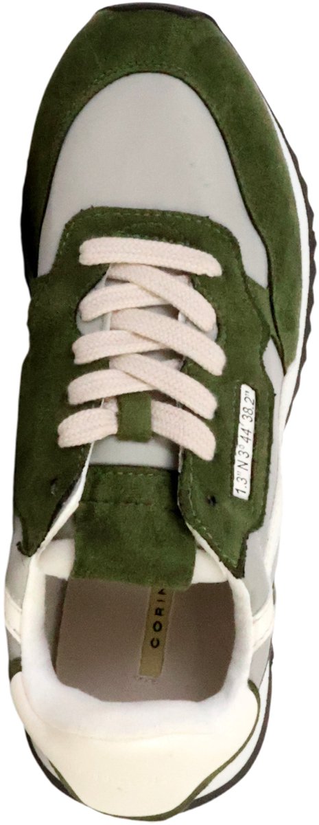 Sneakers met veters