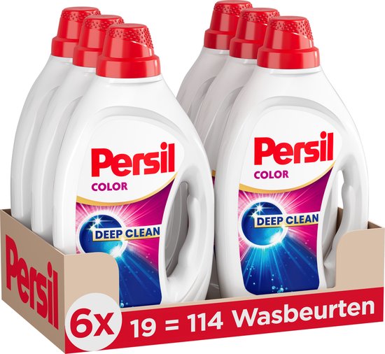 Zes witte Persil Color Deep Clean flessen in kartonnen verpakking. Rode doppen en etiketten met blauwe/roze accenten. Tekst: '6x 19 = 114 Wasbeurten'.
