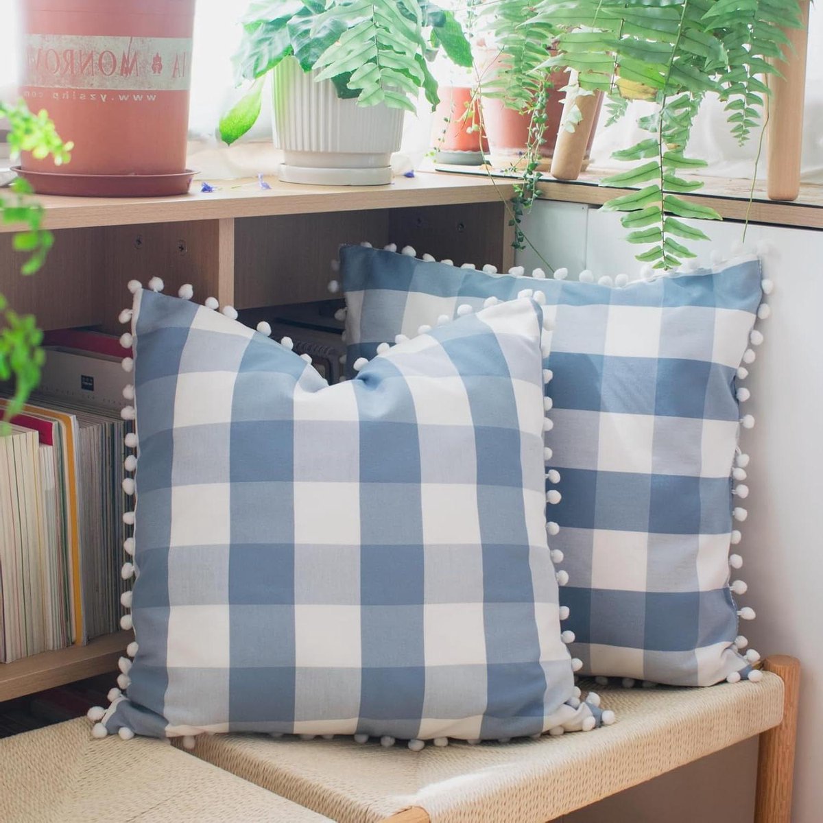 Kussenslopen Set - Decoratieve Hoezen - Woonkamer Aankleden - Met Pompon Rand - 50x50 cm - Lichtblauw Ruit