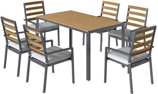 Eettafel met zes stoelen, met houten lattenrugleuningen, grijs zitkussen en donker frame, op witte achtergrond.