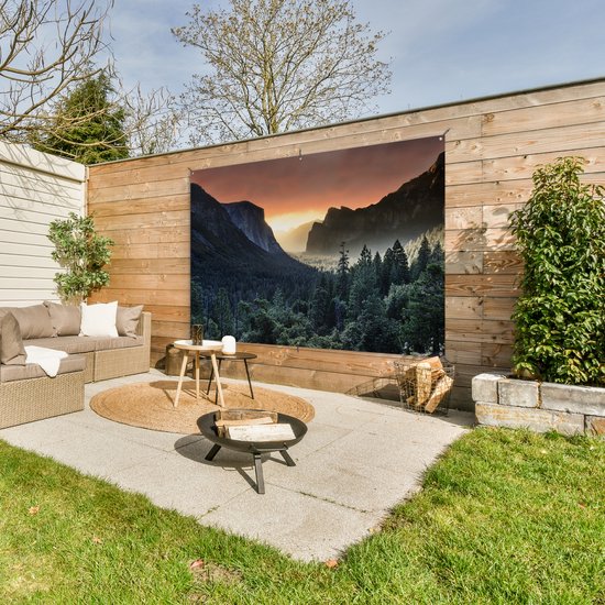 Lever de soleil brumeux dans le parc national de Yosemite aux USA Affiche de jardin 180x120 cm - Toile de jardin / Toile d'extérieur / Peintures d'extérieur (décoration de jardin) XXL / Groot format!
