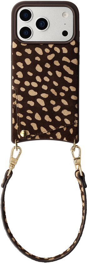 Coque de téléphone marron à imprimé léopard avec une chaîne dorée amovible.