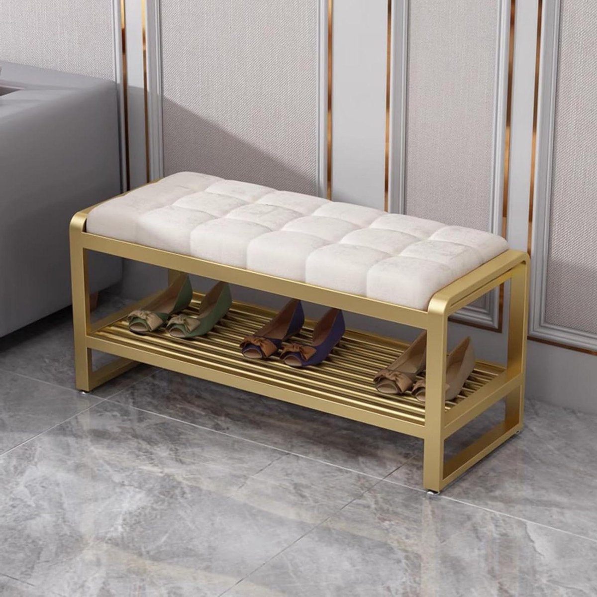 Fluwelen Poef - Voetenbank Zitje - Woonkamer Decoratie - Gouden Poten - 60x35x40 cm - Beige