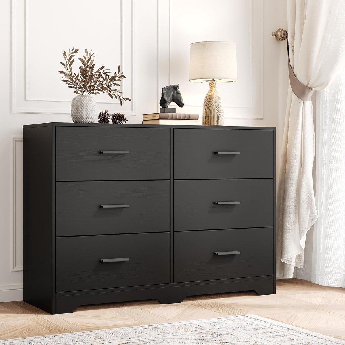HOERFURIY Moderne Brede Commode met 6 Laden - Luxe Ladekast met Metalen Handgrepen - Stevig TV-Meubel & Opbergkast - Voor Slaapkamer, Woonkamer & Hal - Zwart