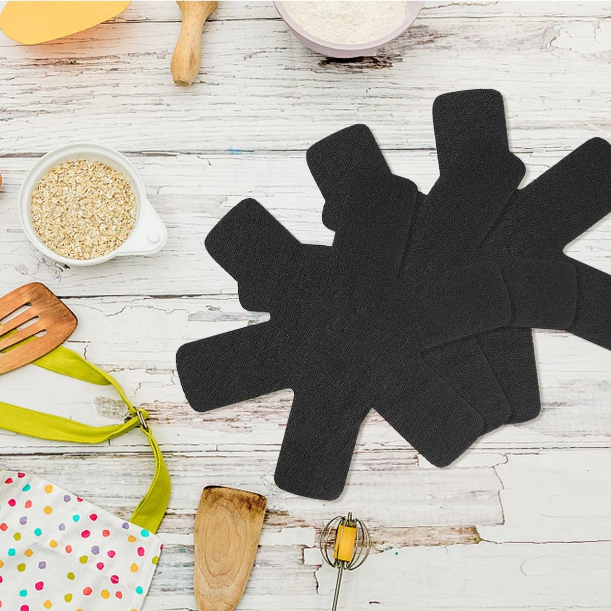 Vilt onderleggers - krasbestendige onderleggers - set van 5 - op maat te knippen en stapelbare bescherm- en onderleggers - antislip onderleggers - herbruikbaar - geschikt voor pannen, kommen en ander keukengerei - zwart - 38 cm — cadeau in Cadeau-ideeën - foto 5
