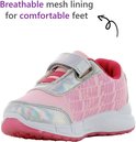 Roze sneaker met klittenbandsluiting en Paw Patrol print. De sneaker heeft een ademende mesh voering voor comfort.