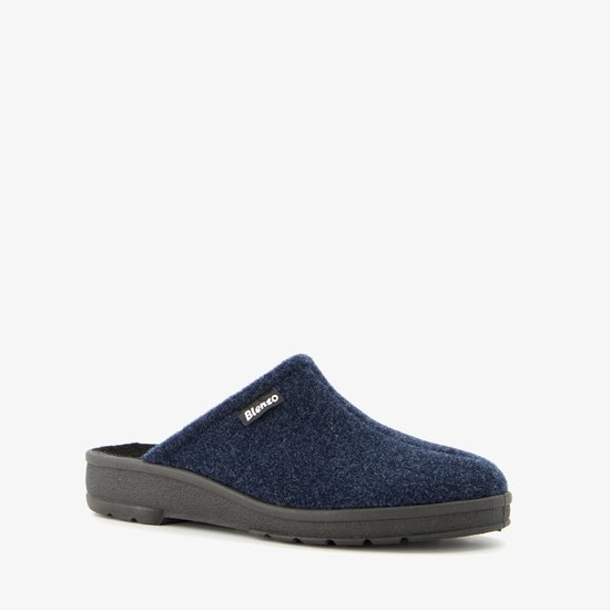 Zijaanzicht blauwe pantoffel van wolmengsel, met merklabel 'Blenzo'.