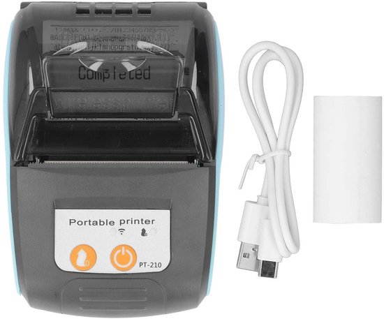 Grijze en lichtblauwe draagbare labelprinter met deksel, tekst 'Portable printer' en 'PT-210', USB-kabel en een rol.
