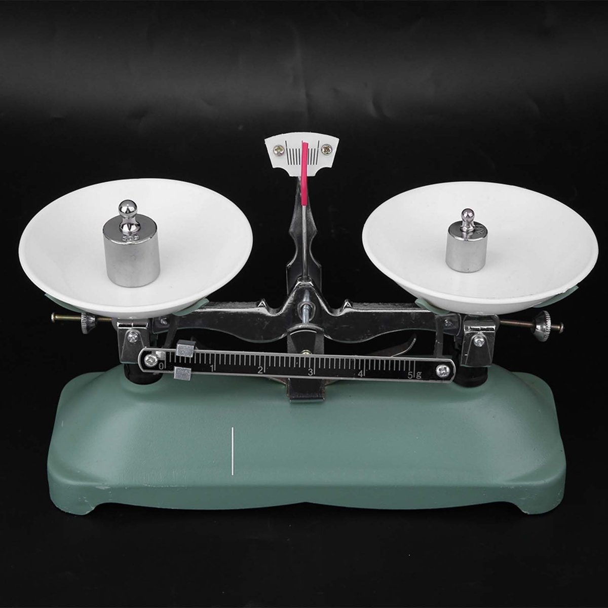Dailygoods- Mechanische Weegschaal - Premium Weegschaal uit Metaal - Set van 500 g/100 g - Inclusief 2 Trays - Pincet - Voor Nauwkeurige Metingen - Analoge Weegschaal