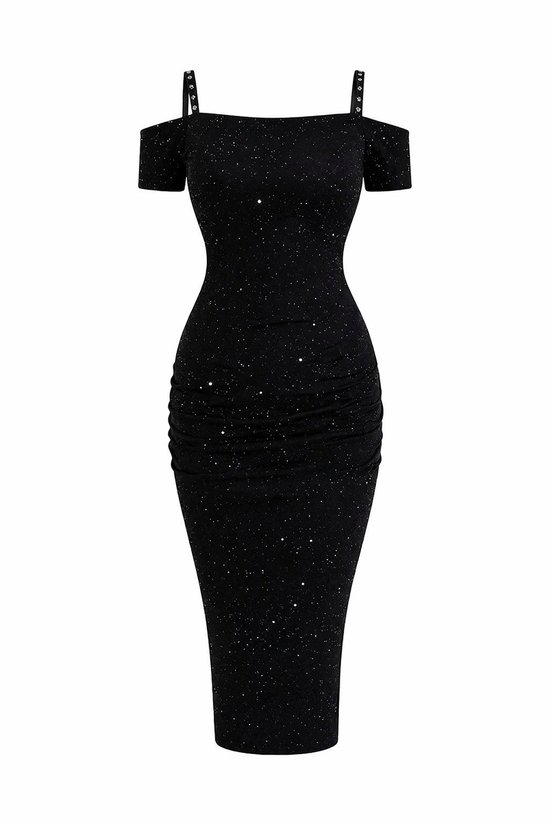 Zwarte off-shoulder jurk met korte mouwen, bedekt met glitters en ruches op de heup.