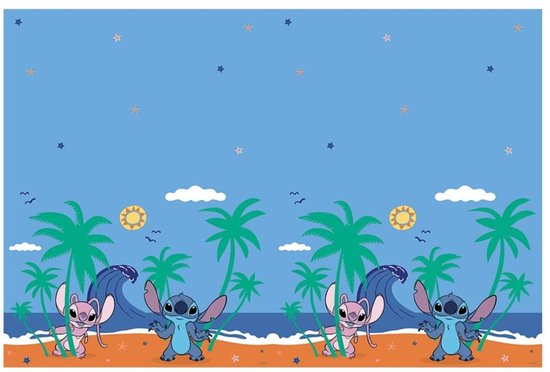 Een blauw tafelkleed met een tropisch strand tafereel met Stitch en Angel onder palmbomen met golven en sterren.