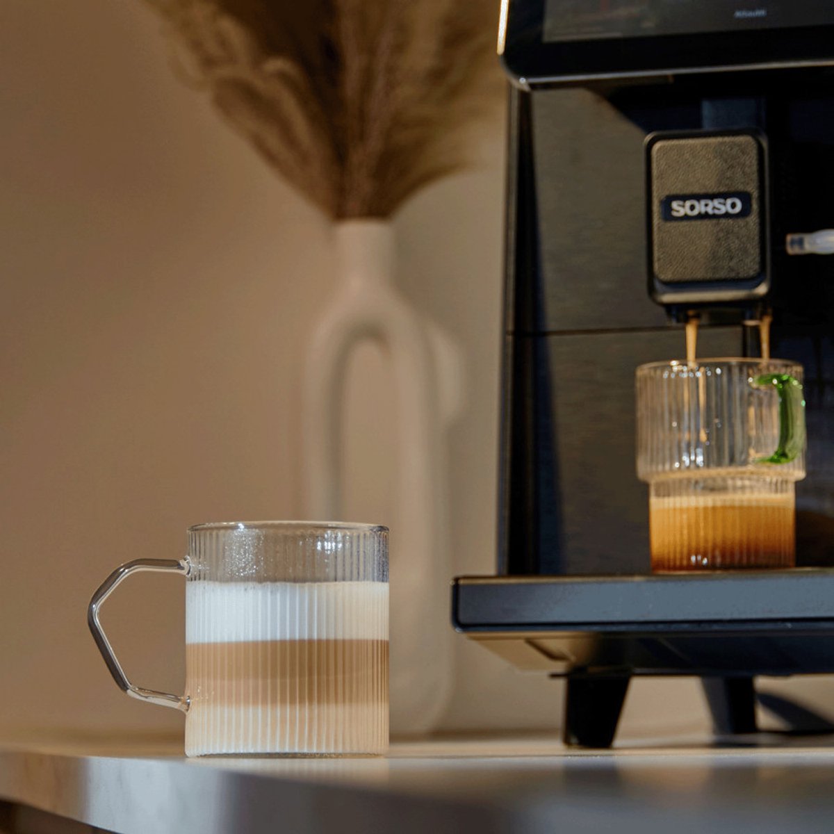 Gegroefd latte glas met oor CHiATO, 320 ml – Transparant