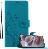 Cadorabo Hoesje geschikt voor Motorola Moto Edge 50 Neo in BLOEMEN BLAUW - Beschermhoes in bloemmotief met magnetische sluiting, standfunctie en kaartsleuven Book Case Cover Etui