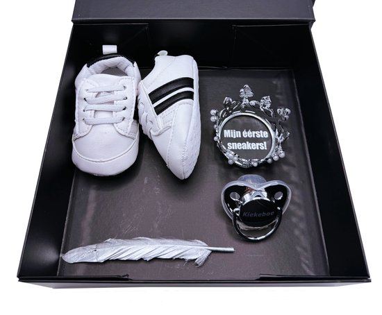 Kraamcadeau eerste sneakerbox zwart - speen - baby sneakers - rechtstreeks versturen ook mogelijk van BamBam — afbeelding 5