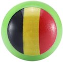 Een groene knikker met de Belgische vlag erop.