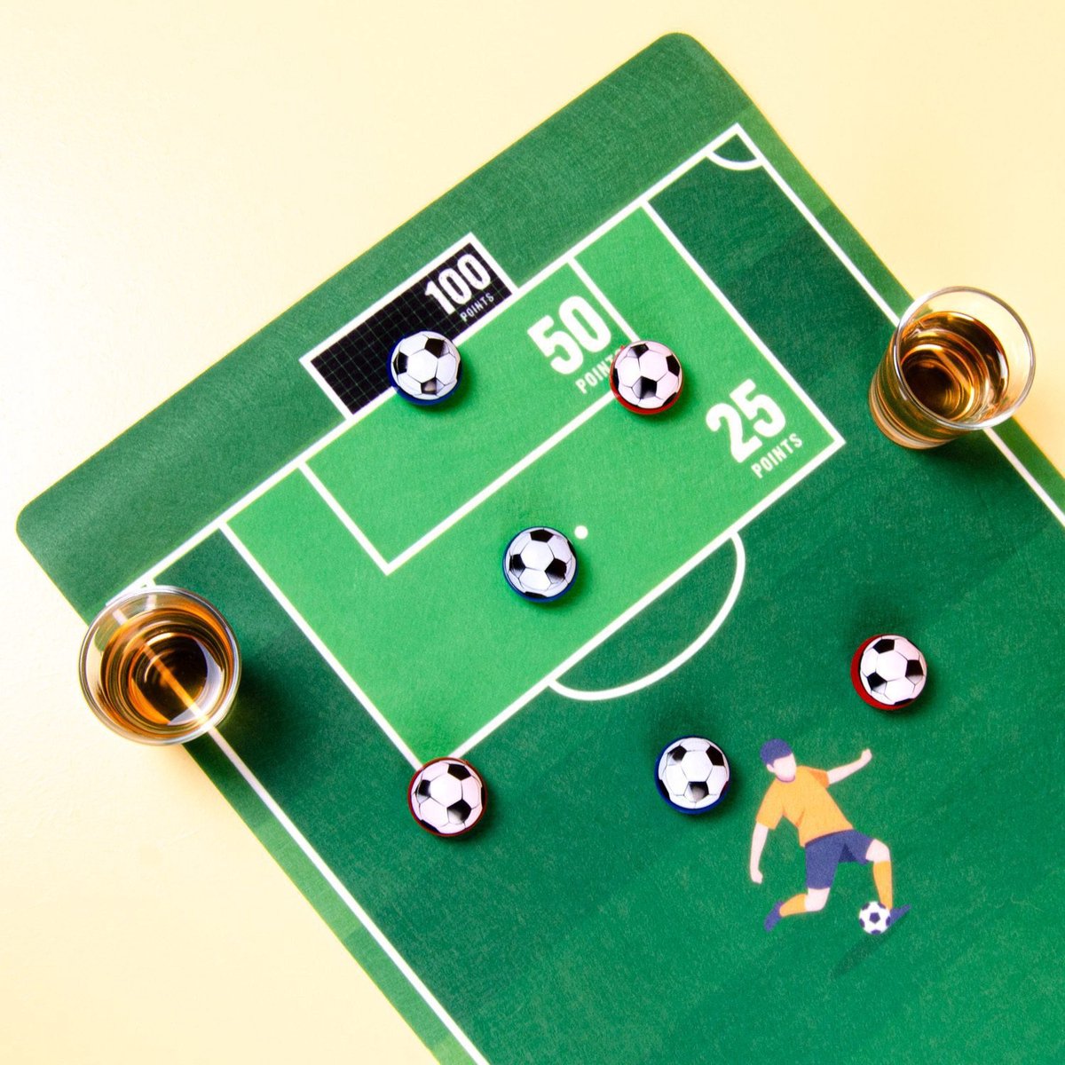 OOTB Voetbal drankspel met shotglaasjes - Speelmat 120x30 cm - Language Game