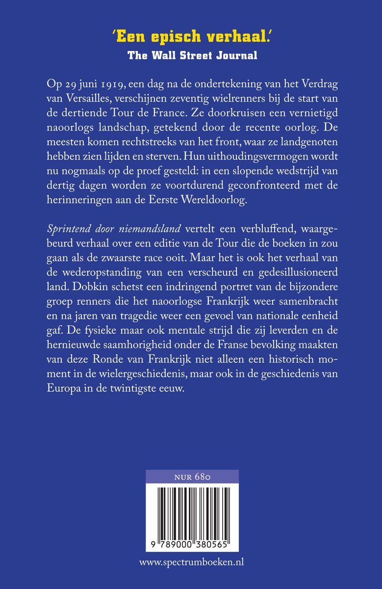 Achterkant van een boek met citaten, tekst en een barcode.