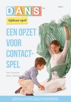 Boekomslag 'DANS tijdens spel deel 1' met vrouw en kind die spelen met turkooizen sjaal.