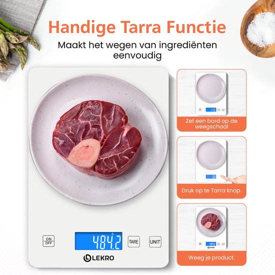 Witte digitale keukenweegschaal met blauw display waarop '484.2g' staat. Ernaast illustraties die de 'Tare functie' uitleggen: bord plaatsen, op knop drukken, product wegen.