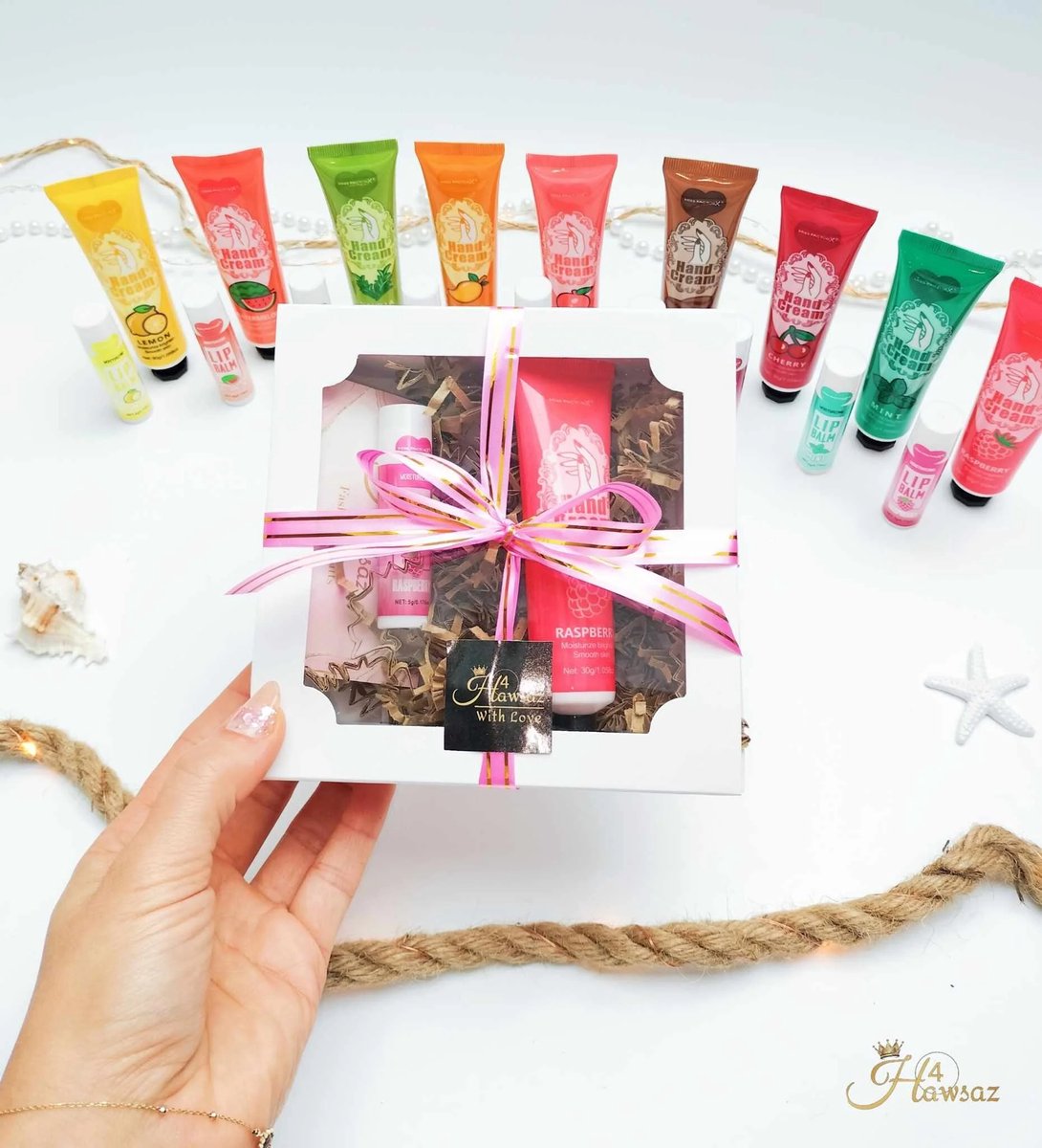 Goedkoopste Huidverzorging geschenkset 2 stuks Vanille - Hawsaz.nl Cadeau - Hand en lip set - Cadeausets voor dames - Verwenpakket - Hand Cream & Lip Therapy Cadeauset Limited Edition - verzorgingsproducten - Hand en lip set
