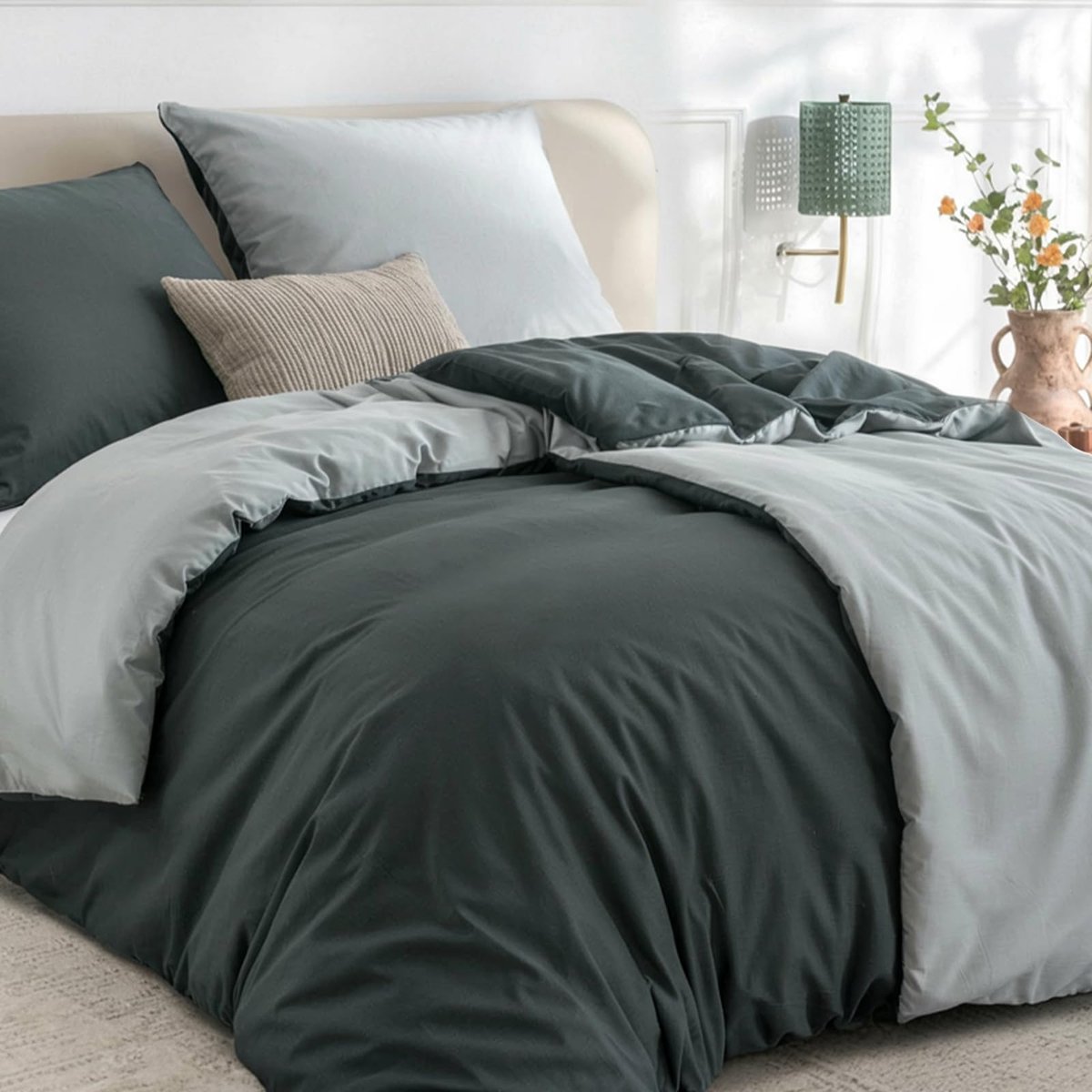 Unyqoos Beddengoed Set 135 x 200 cm, Omkeerbaar, Strijkvrij, Zacht Microvezel, Antraciet en Lichtgrijs, 4-delig antraciet grijs