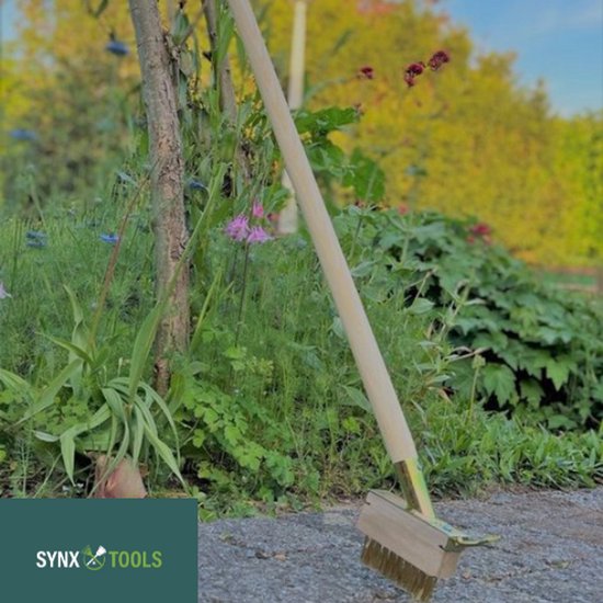 Synx Tools Onkruidborstel met schraper + Extra Borstel met schraper - Onkruidkrabber - Onkruidborstel - krabbers / schrapers - Voegenborstels -Voegenkrabbers - Onkruidverwijderaar Met 2x houders en 1x steel 110cm van Synx Tools — afbeelding 3