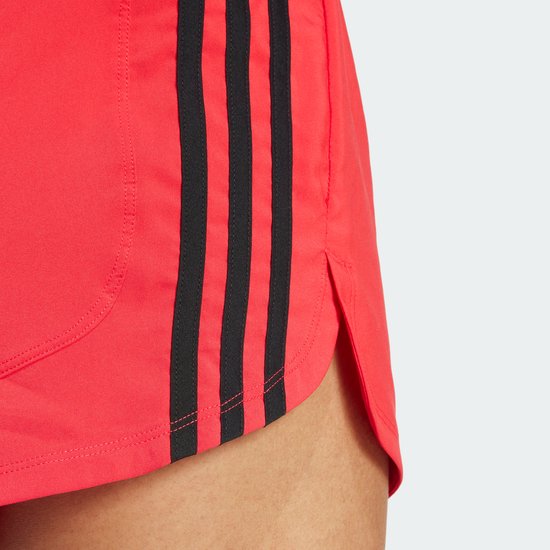 Short d'entraînement tissé taille haute adidas Performance Pacer 3 bandes - Femme - Rouge - XL 13 cm