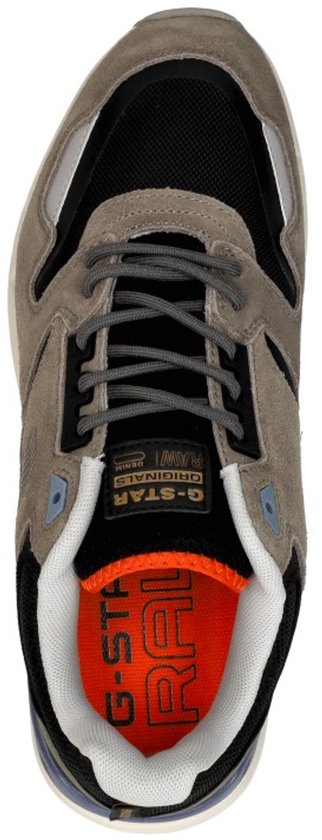 Bovenaanzicht van de sneaker met beige suède en zwart mesh, met oranje binnenzool en G-Star Originals tekst.