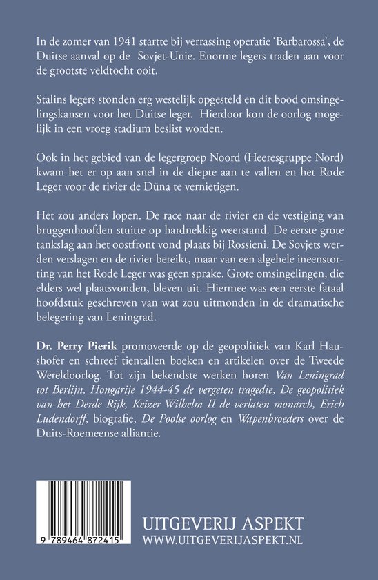 Achterkant boek met tekst over Operatie Barbarossa en de auteur.