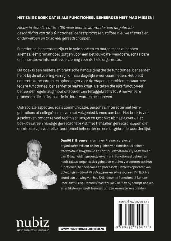 Achterkant van Hét handboek voor de functioneel beheerder, met een foto van Daniël E. Brouwer en een ISBN.