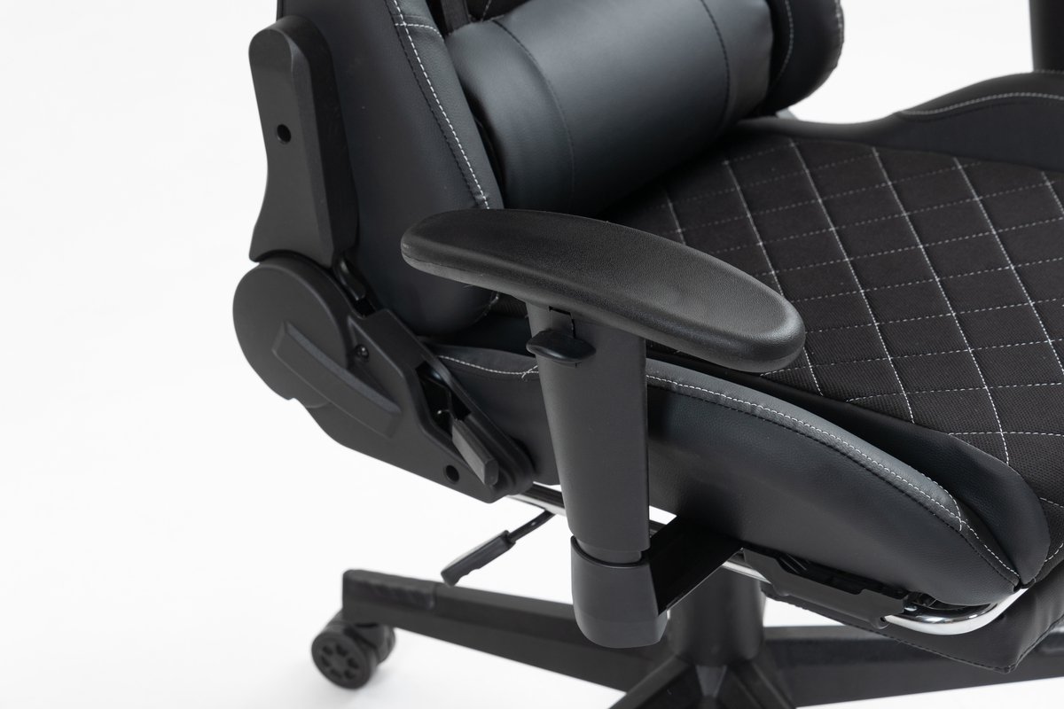 Afbeelding 2 van VDD Gaming - Gamestoel - Gamestoel met Voetsteun - Gamestoel Zwart - Gaming Stoel - Bureaustoel gaming - Ergonomische Bureaustoel - Met Nekkussen & Verstelbaar Rugkussen - Game stoel - Ergonomische Game Stoel - Draaistoel - Zwart