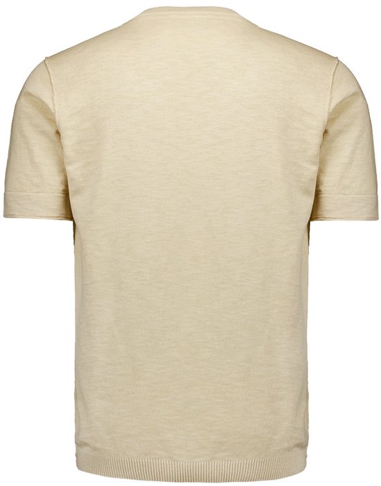 Vue de dessus d'un haut tricoté beige à manches courtes.