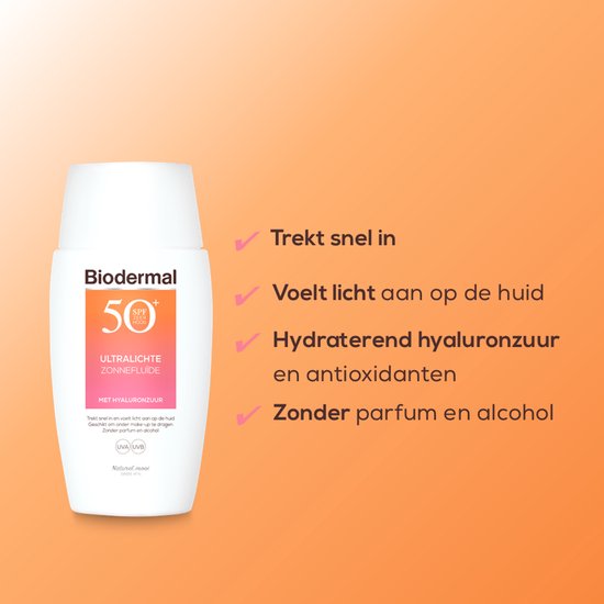 Biodermal Ultralichte Zonnefluide SPF 50+ flesje met een lijst van voordelen op een oranje/roze achtergrond.